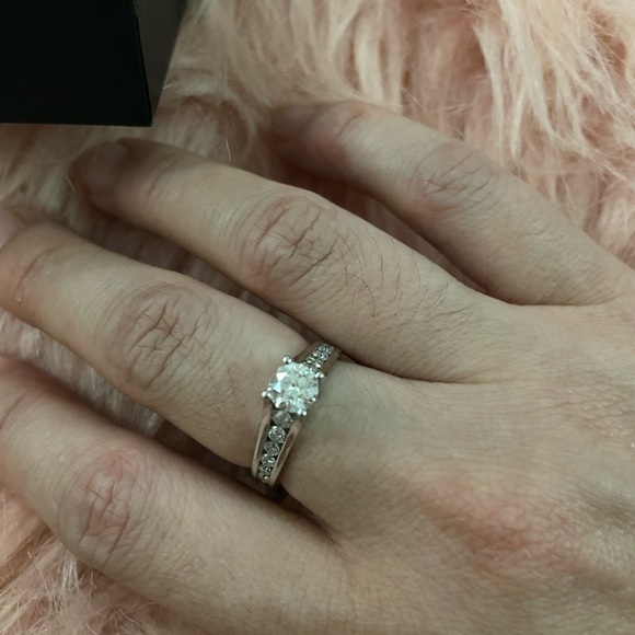 Wedding ring - Picture 5 of 11